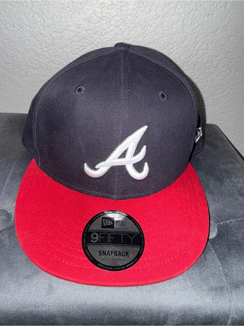 New Era Atlanta Braves Two-Tone Snapback Cap - Navy & Red